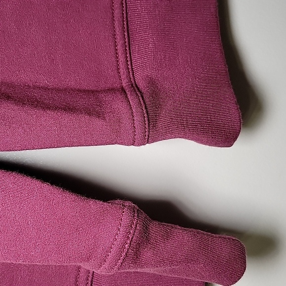 GAP Crew Neck Sweatshirt Maroon W/ Shiny Letters Woman's XS - Picture 2 of 8